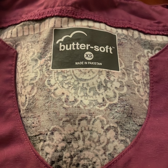 Butter-Soft Scrub Top Pattern - Picture 2 of 2